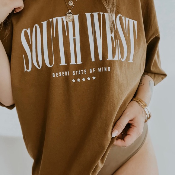 the midwest sun Tops - Oversized Graphic Tee